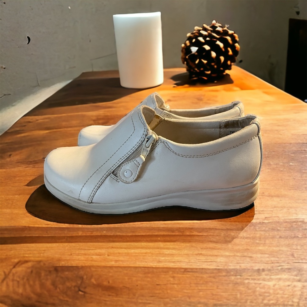 Nurse Shoes Dr. Scholls Women's Size :  7W White Leather Double Air Pillo Zip